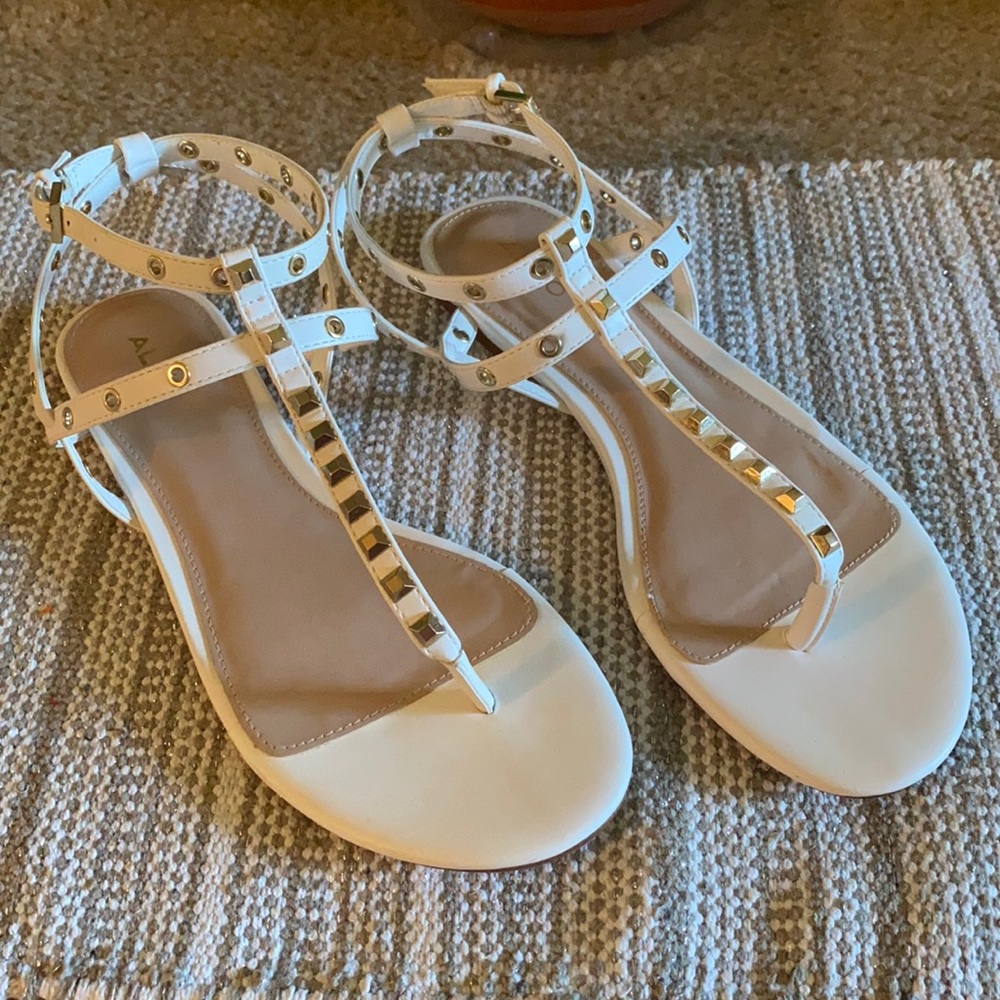 Flat cage sandals (New)